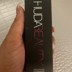 Brand new Huda beauty foundation